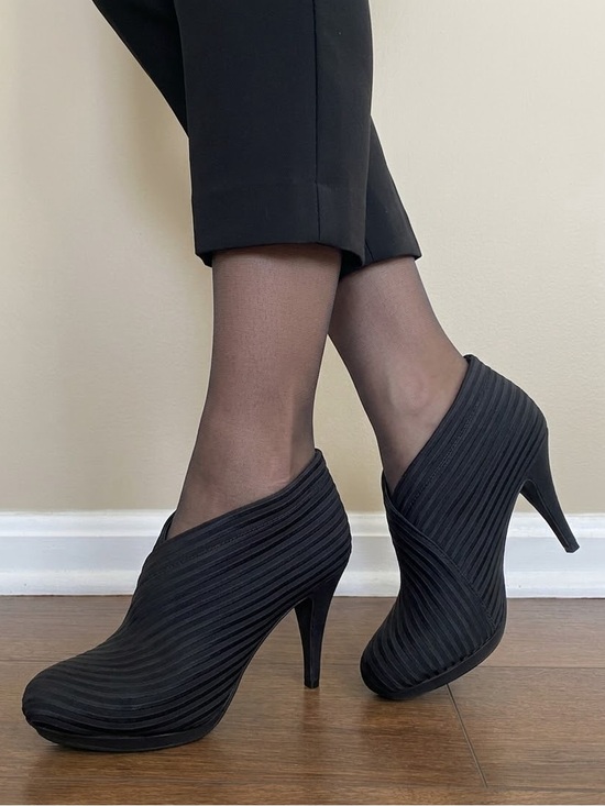 United Nude Shoes - United Nude Women's Black Heels